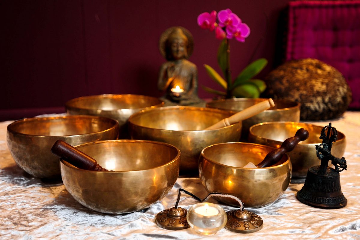 Meditație cu boluri tibetane cântătoare