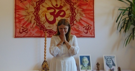 Curs de profesori de yoga TTC200, acreditare Yoga Alliance (sept 2024 – mai 2025)